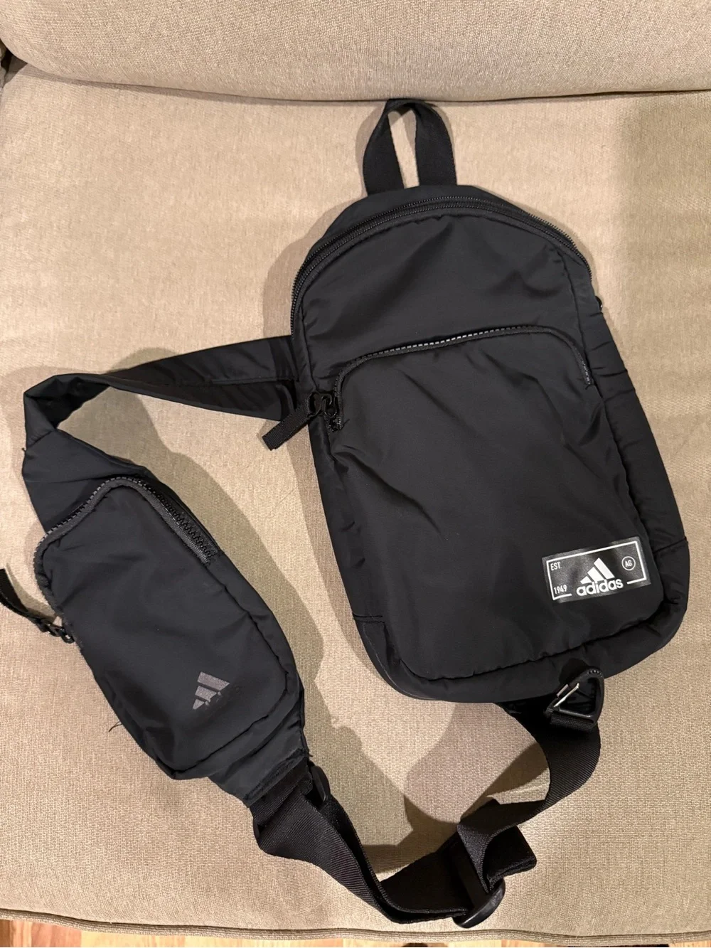 adidas compact sling